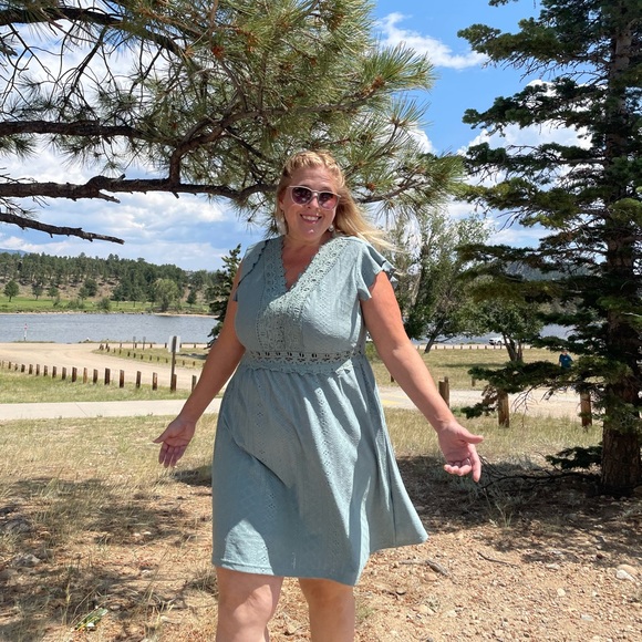 Meet your Posher, Tiffany - Picture 2 of 4